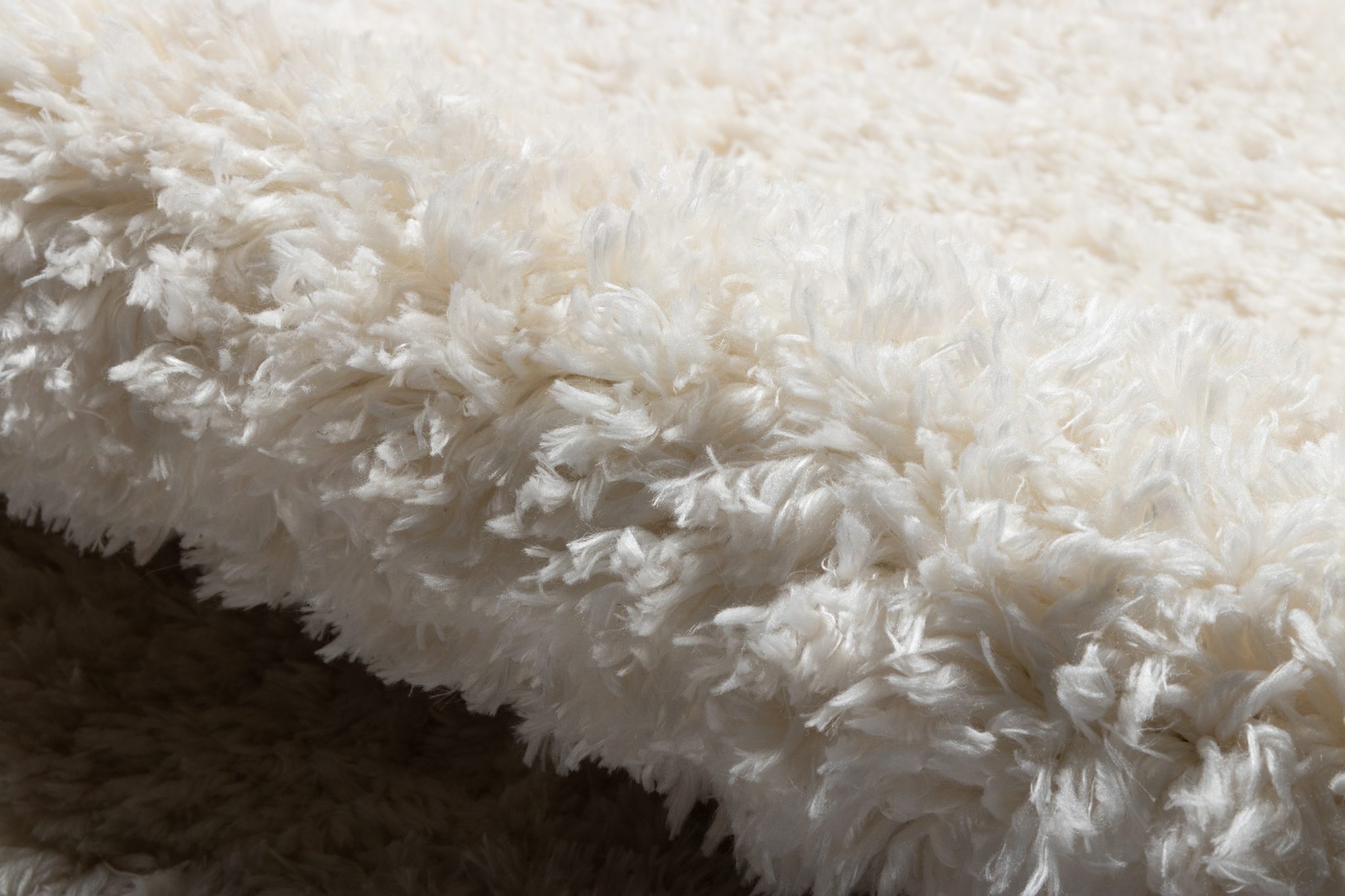 Momeni Nola Shag NS-01 White Area Rug - Image 4