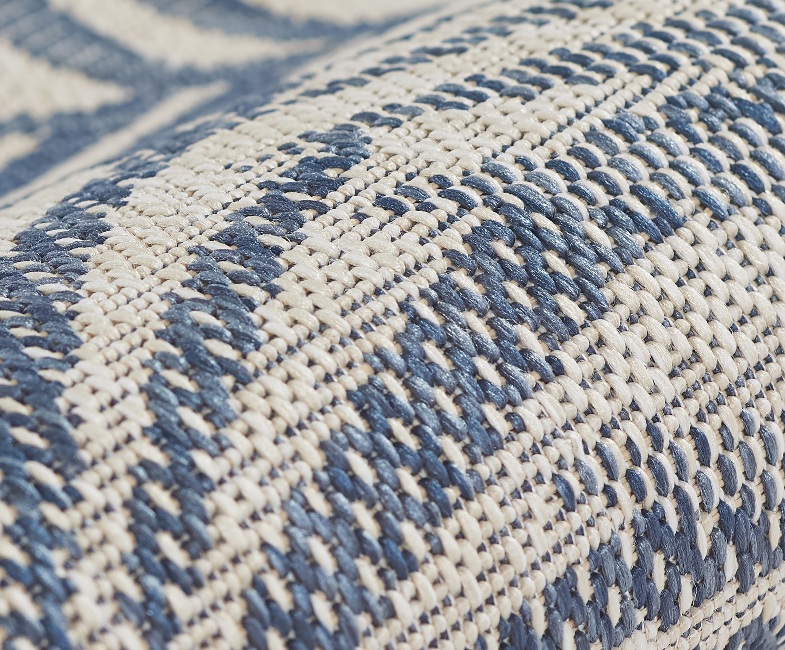 Momeni Riviera RV-04 Blue Area Rug - Image 4