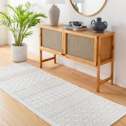 Surya Lyna LYA-2309 Area Rug