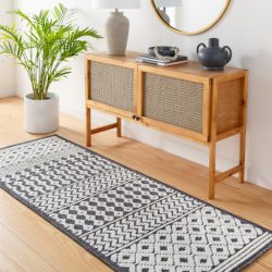 Surya Lyna LYA-2310 Area Rug