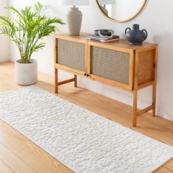 Surya Lyna LYA-2318 Area Rug