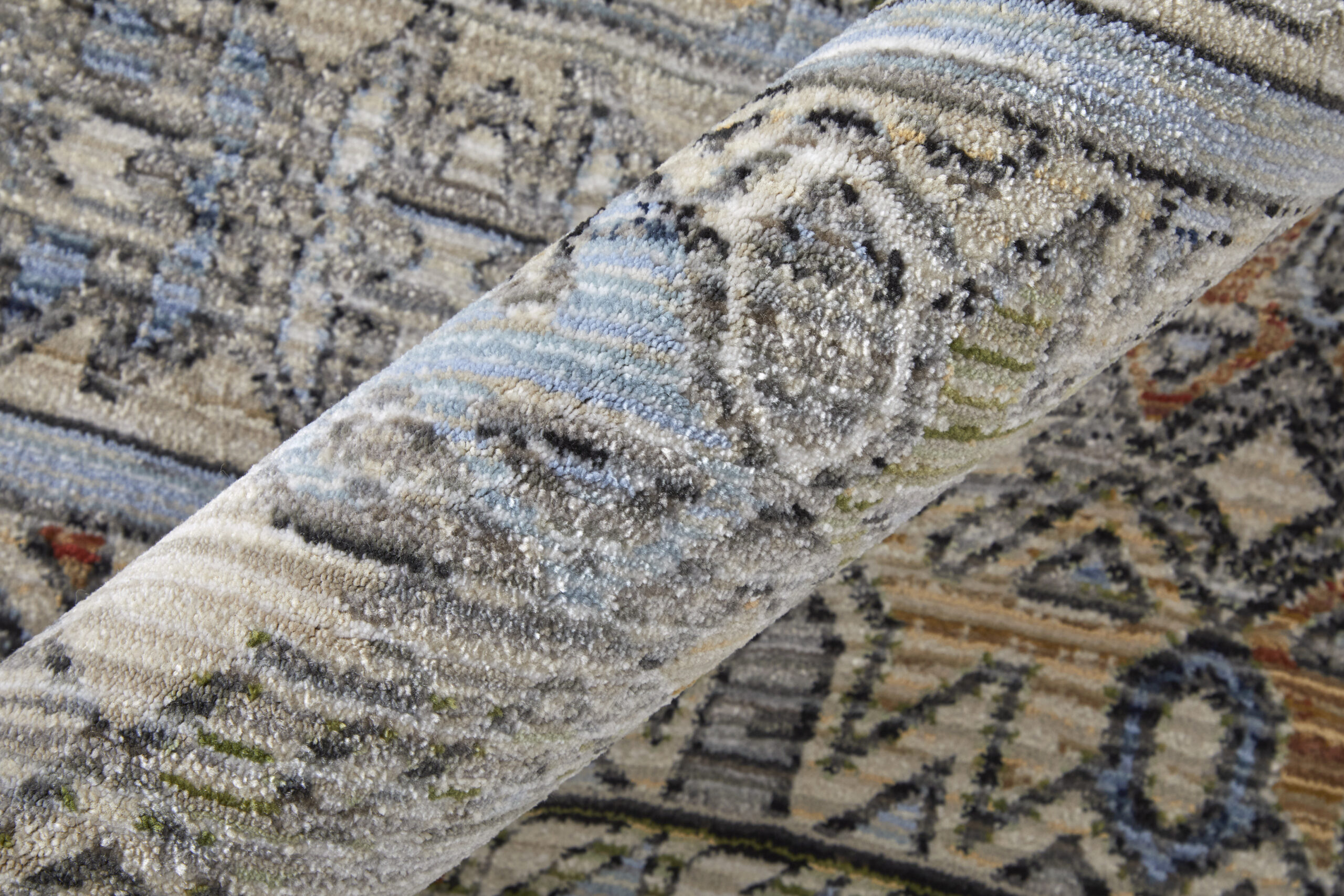 Feizy Melrose Transitional Distressed 39P0F Gray/Red/Blue Area Rug - Image 3