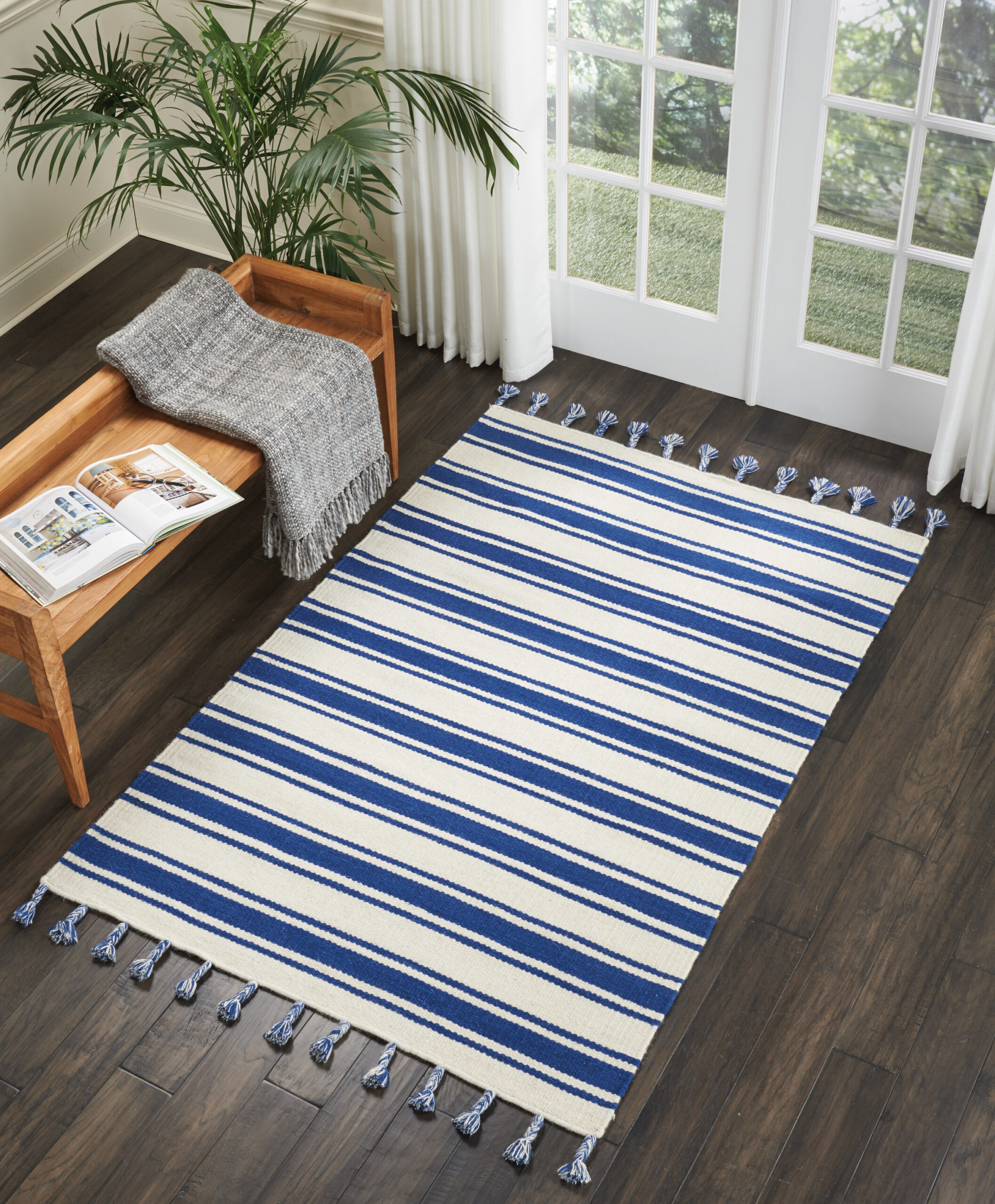 Nourison Rio Vista DST01 Ivory/Navy Area Rug - Image 4