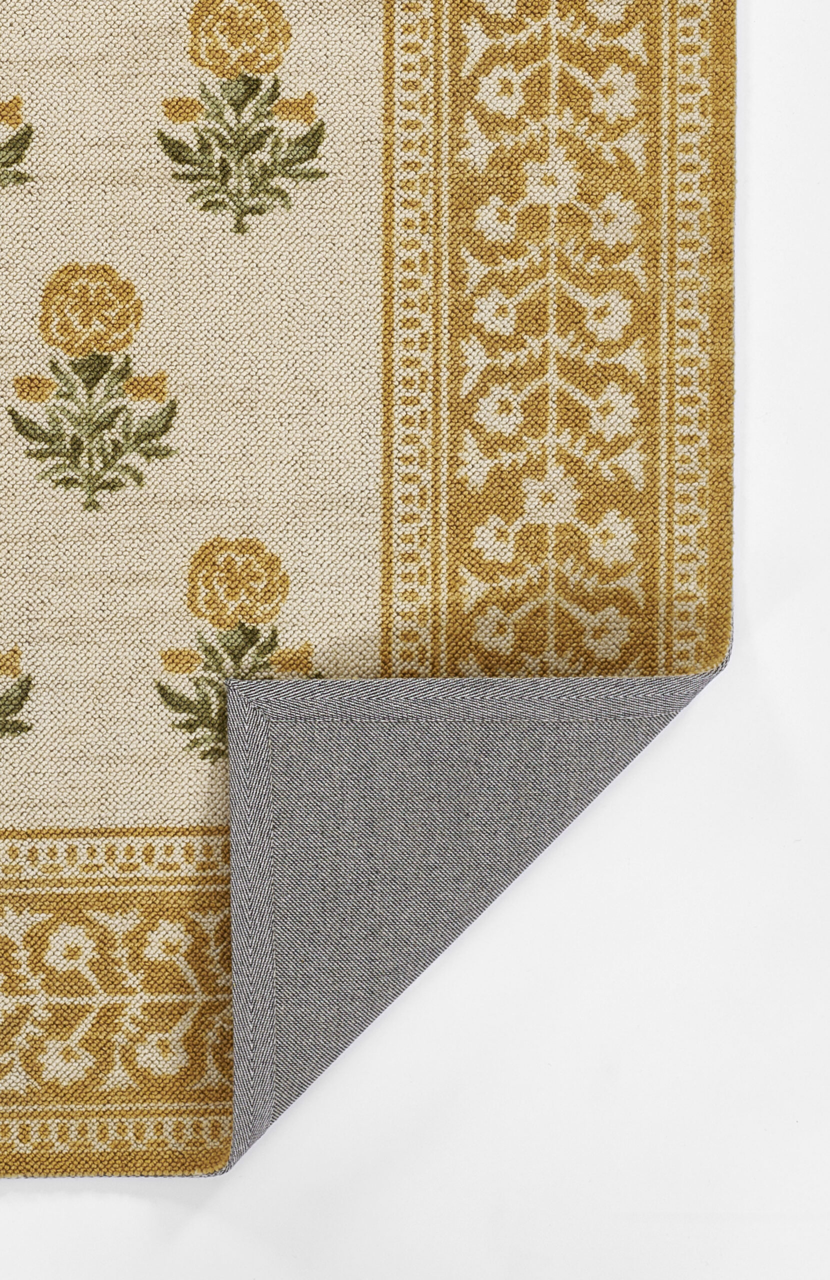 Momeni Bibury BIB-4 Gold Area Rug - Image 3