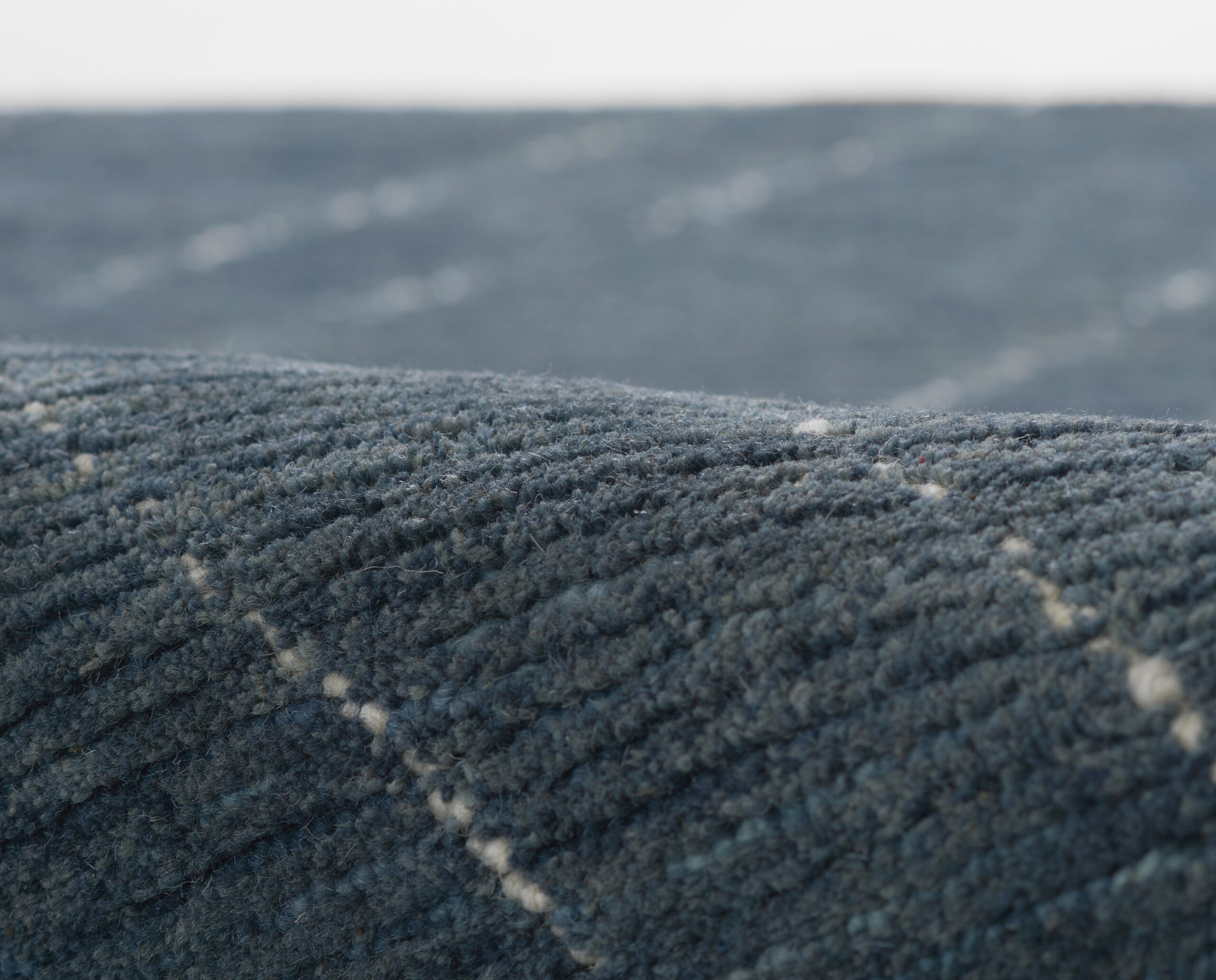 Momeni Everett EVT-4 Blue Area Rug - Image 4