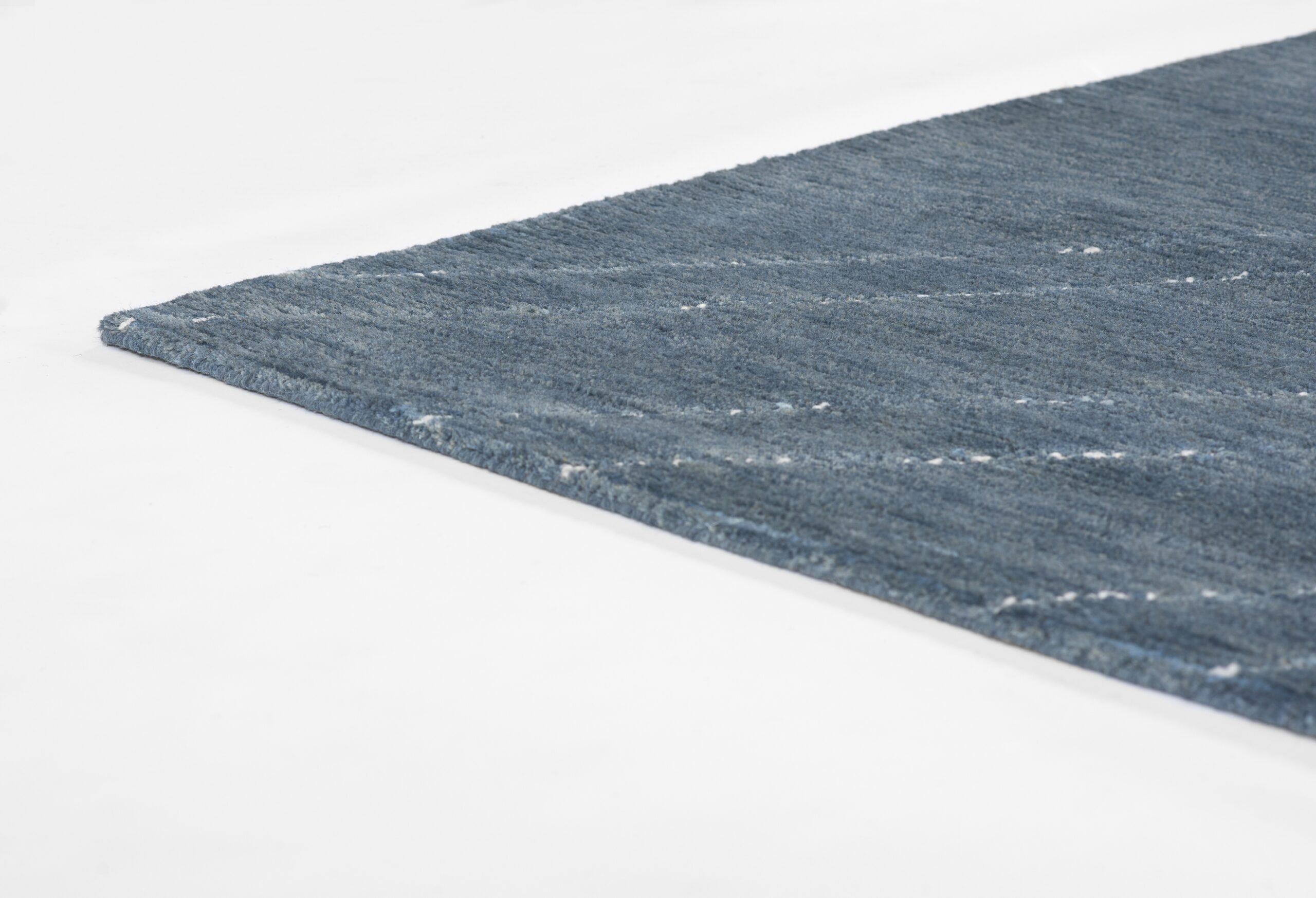 Momeni Everett EVT-4 Blue Area Rug - Image 6