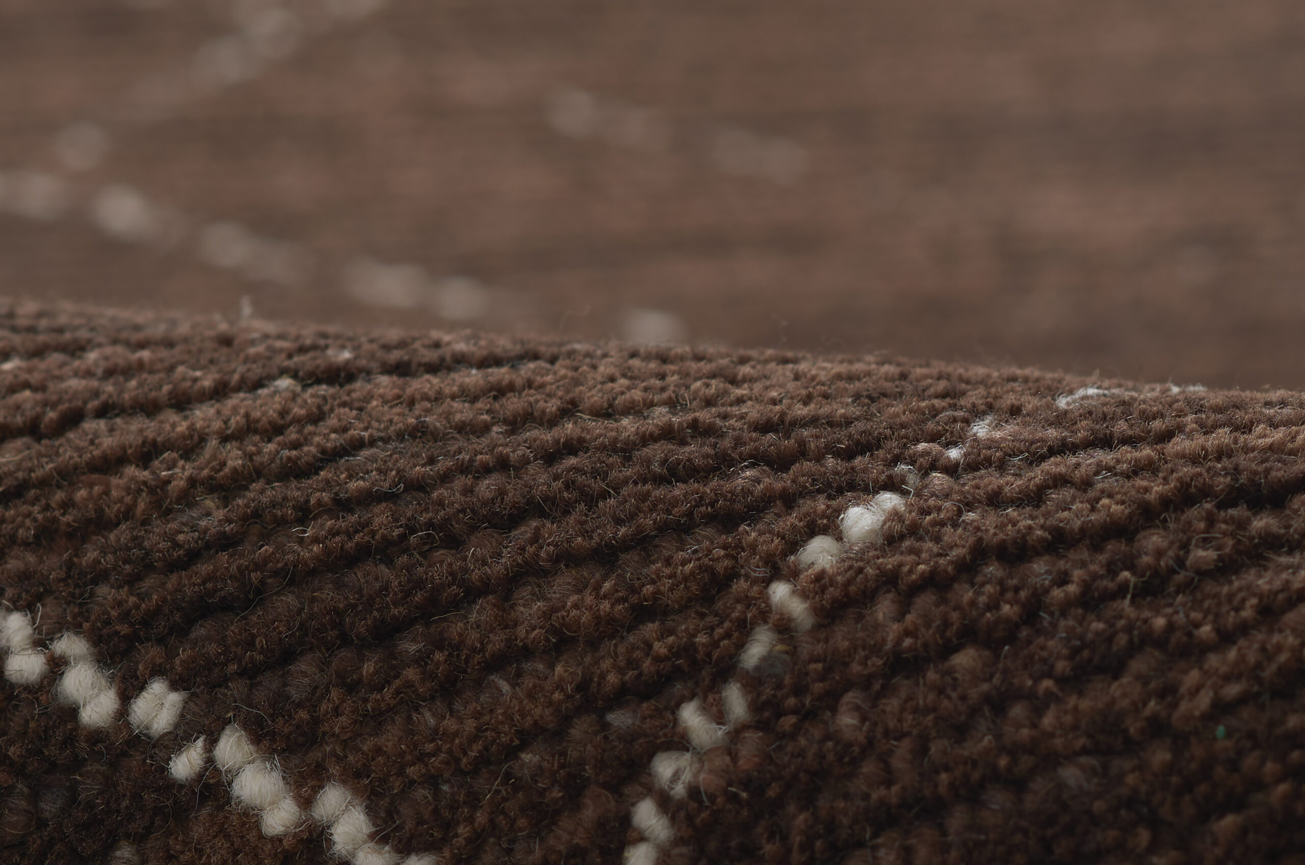 Momeni Everett EVT-4 Brown Area Rug - Image 4