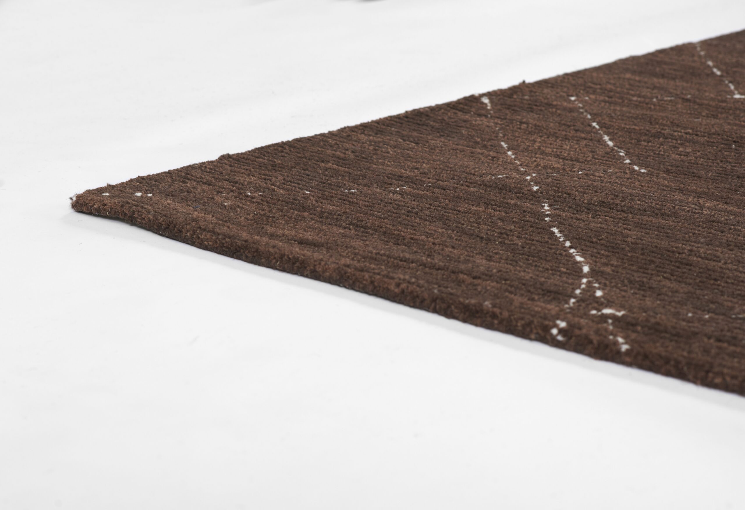 Momeni Everett EVT-4 Brown Area Rug - Image 6