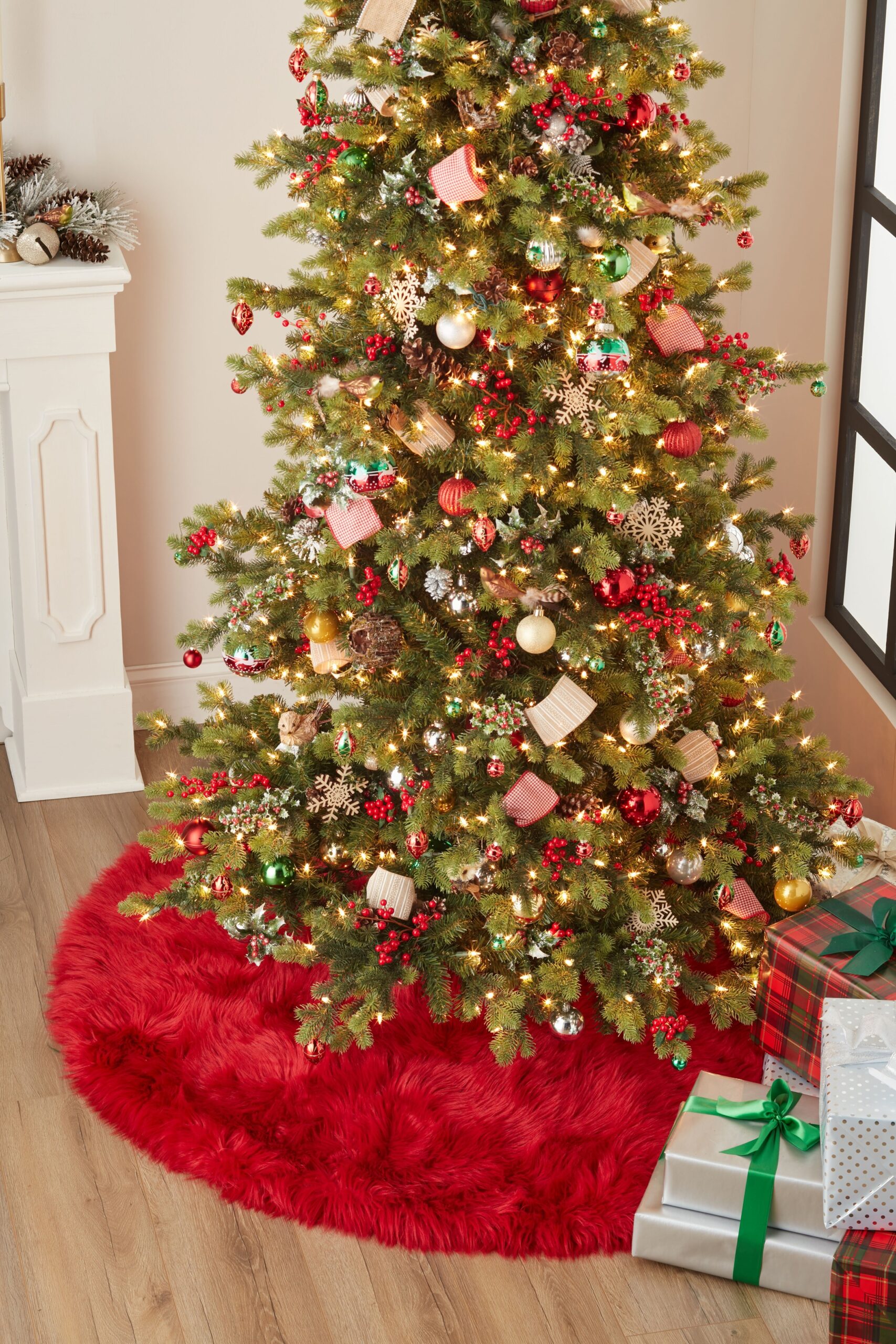 Momeni Furry Tree Skirt FTS-1 Red Area Rug - Image 2