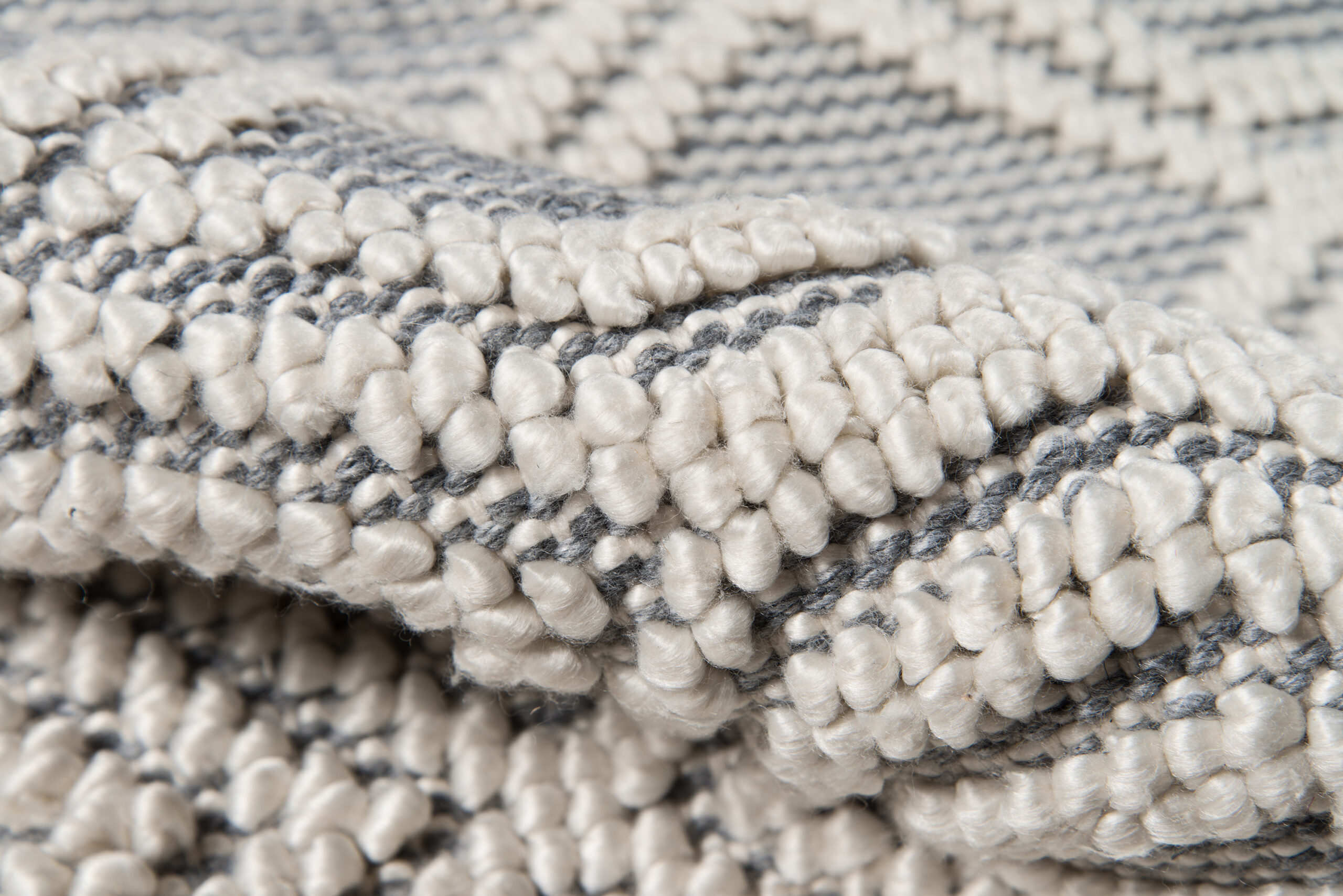 Momeni Hermosa HRM-1 Grey Area Rug - Image 4