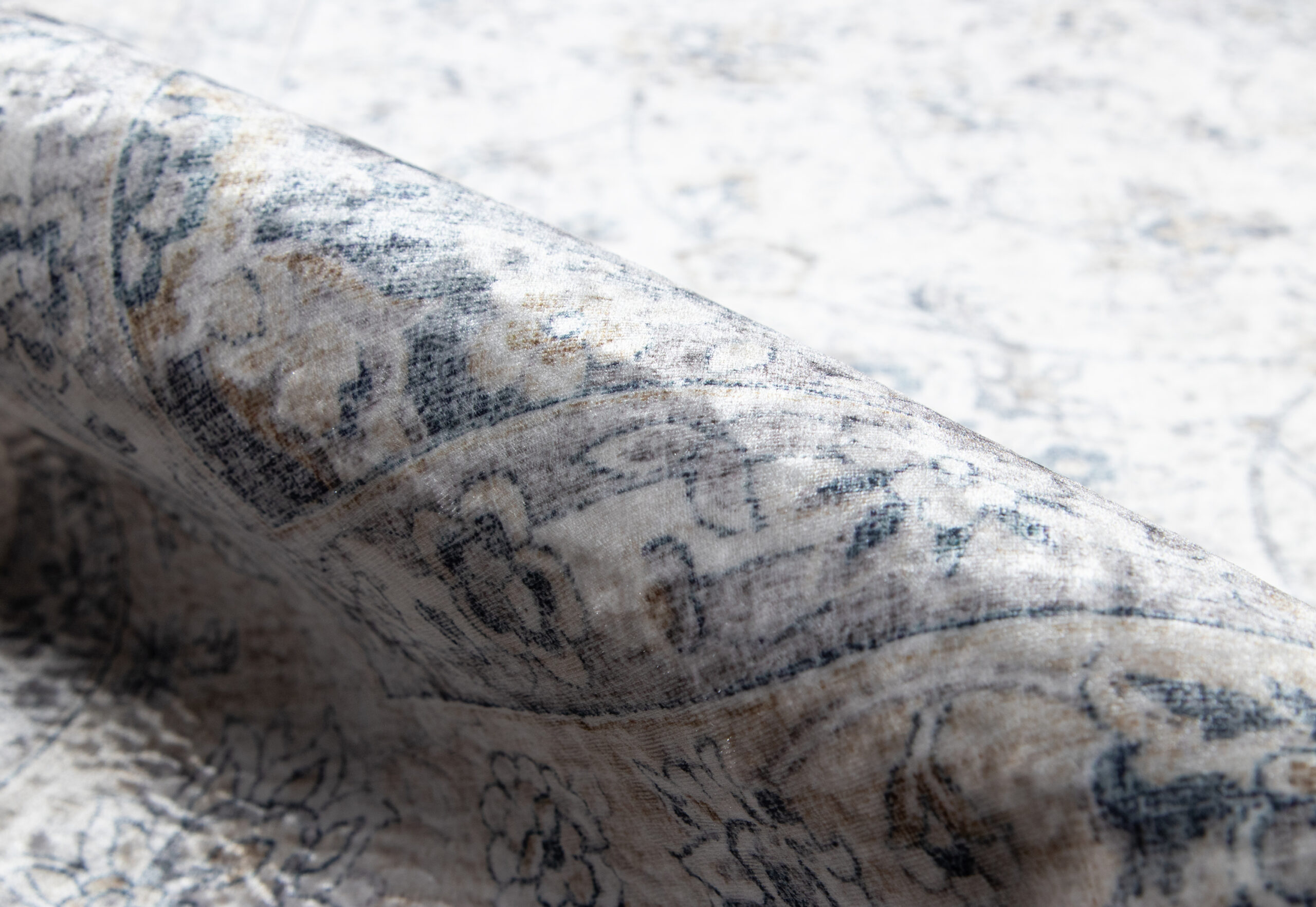 Momeni Karachi KAR-7 Grey Area Rug - Image 4