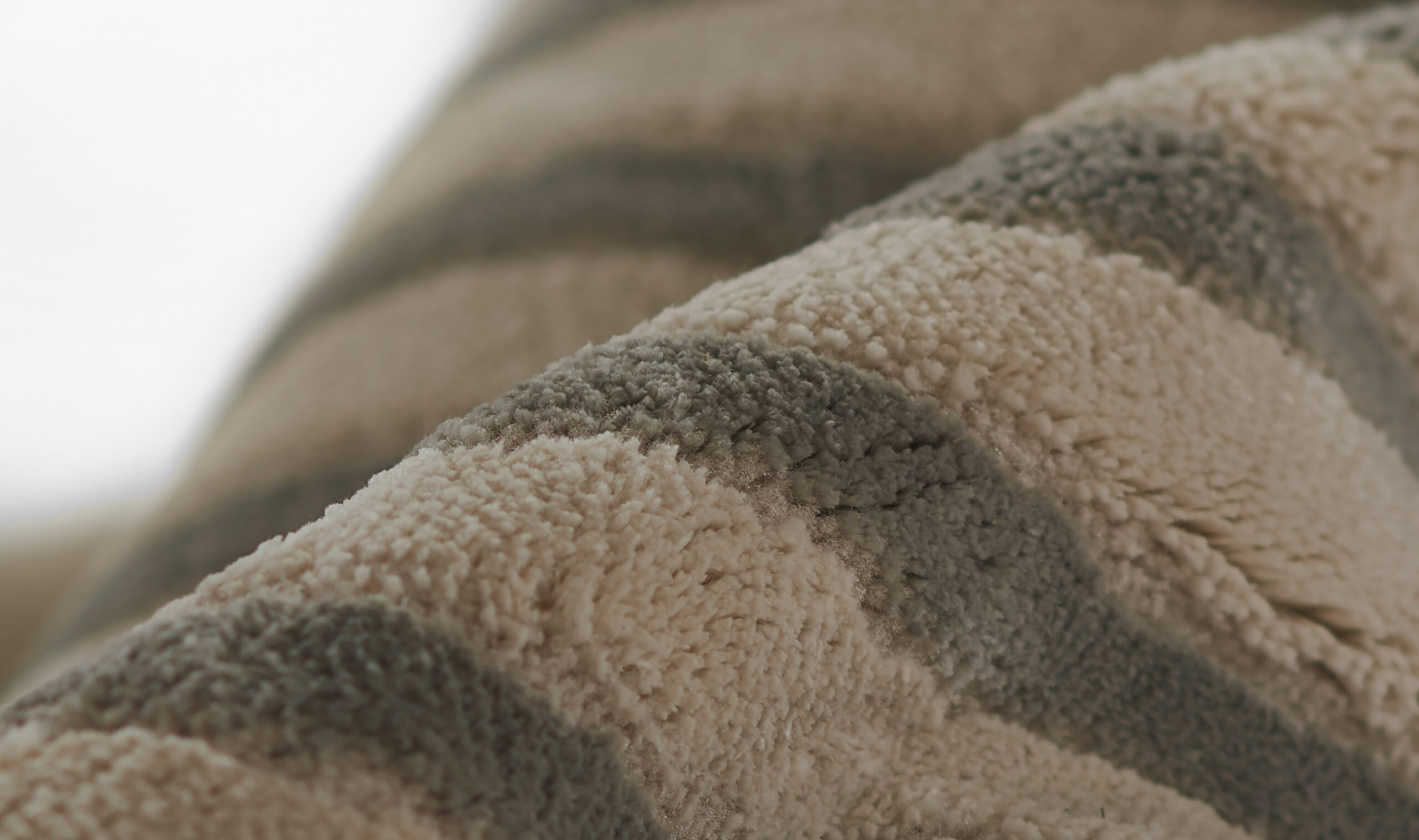 Momeni Xander XAN-1 Grey Area Rug - Image 4
